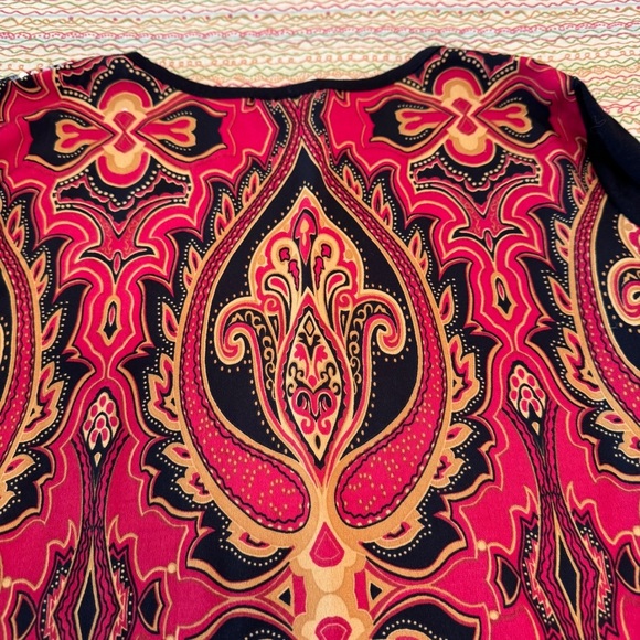 Solo Moda Sequine Front Colorful Patterned Long Sleeve Top Size S/P - Picture 3 of 8